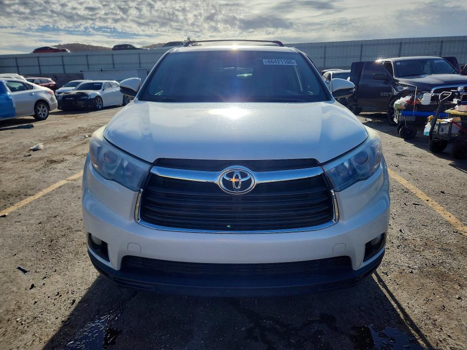 Photo 5 from auction – 2016 TOYOTA HIGHLANDER with VIN 5TDBKRFH0GS315585