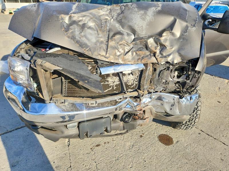 Photo 11 from auction – 2004 FORD F250 with VIN 1FTNW21P44EE03340