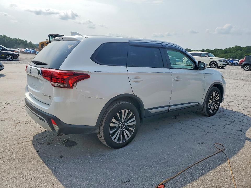 Photo 3 from auction – 2019 MITSUBISHI OUTLANDER with VIN JA4AZ3A34KZ011340
