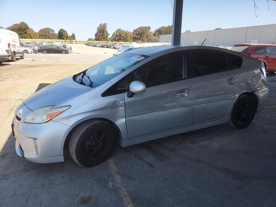 TOYOTA PRIUS 2013 with VIN JTDKN3DU8D5565517 - Photo from auction