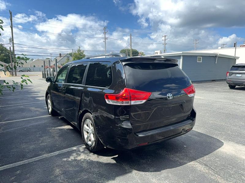 Photo 3 from auction – 2013 TOYOTA SIENNA with VIN 5TDKK3DC7DS308522