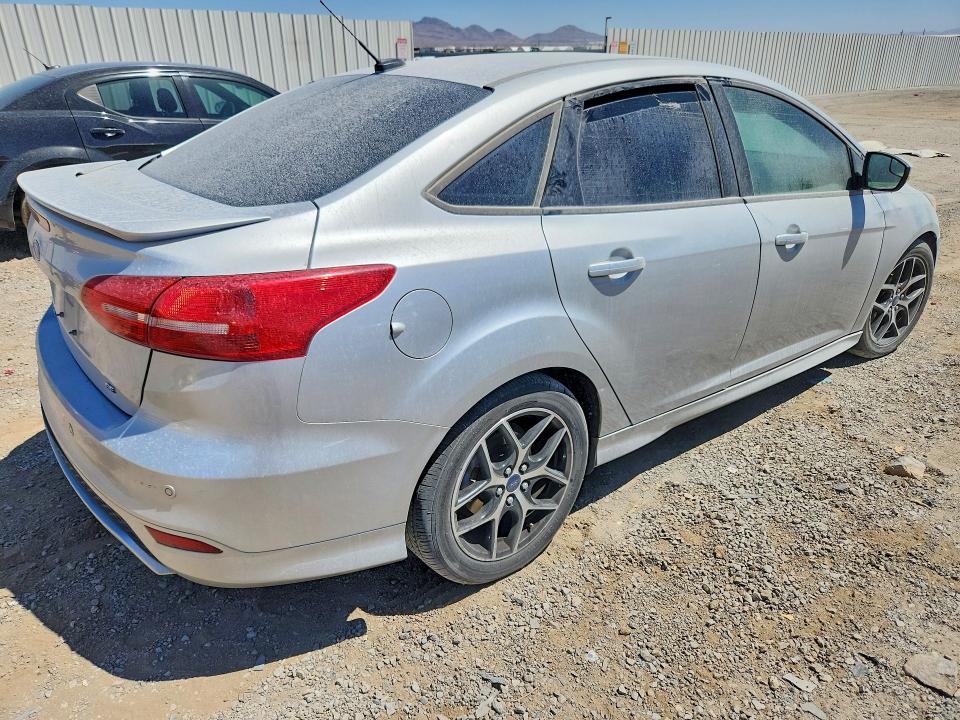 Photo 3 from auction – 2016 FORD FOCUS with VIN 1FADP3F23GL362815