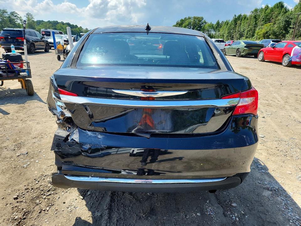 Photo 6 from auction – 2014 CHRYSLER 200 with VIN 1C3CCBAB3EN211398