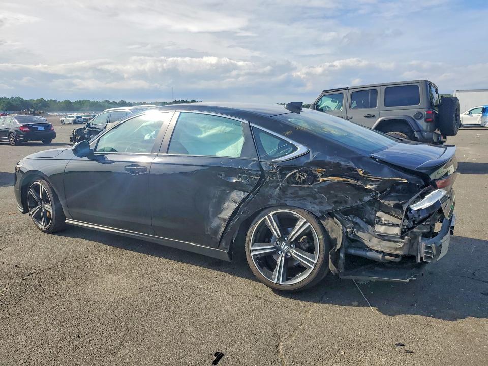 Снимка 2 от търг – 2024 HONDA ACCORD с VIN 1HGCY2F50RA081787