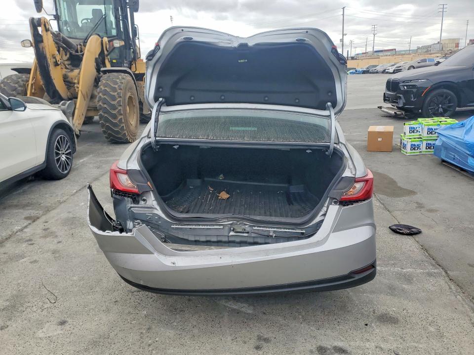 Photo 6 from auction – 2025 TOYOTA CAMRY with VIN 4T1DAACK7SU097030