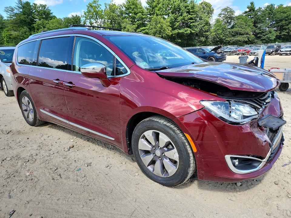 Photo 4 from auction – 2019 CHRYSLER PACIFICA with VIN 2C4RC1N79KR509040