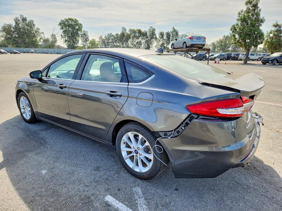 Photo 2 from auction – 2019 FORD FUSION with VIN 3FA6P0HD0KR232264