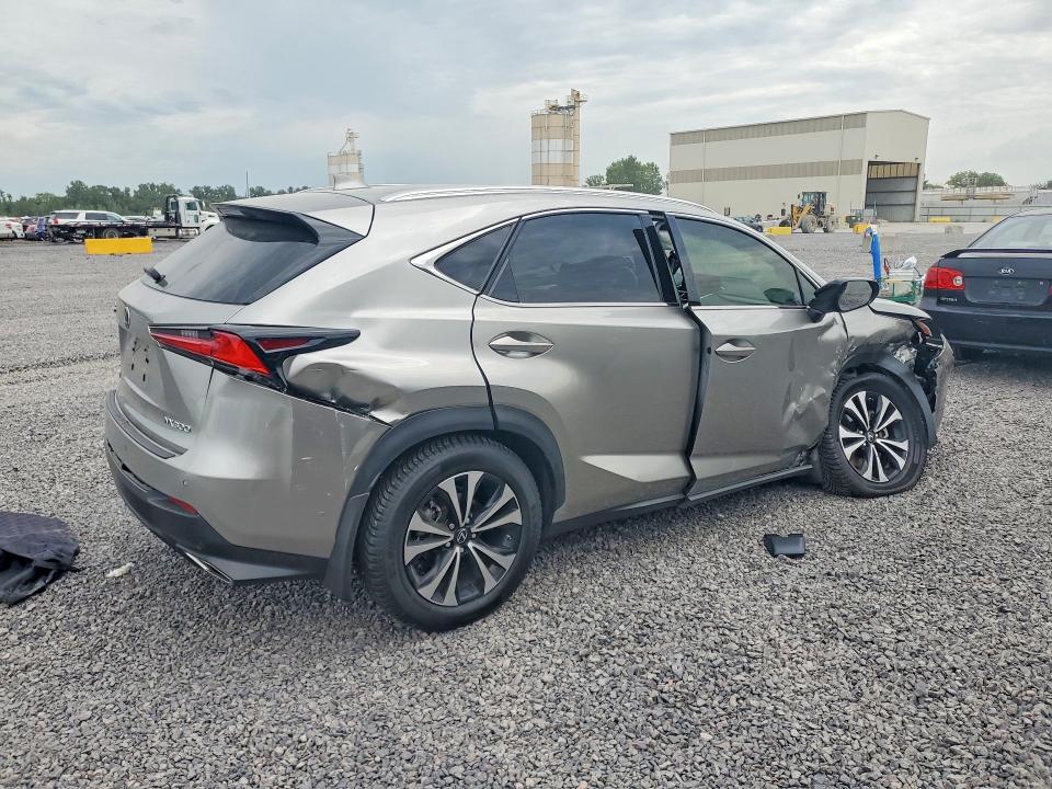 Photo 3 from auction – 2019 LEXUS NX 300 with VIN JTJBARBZ3K2189270