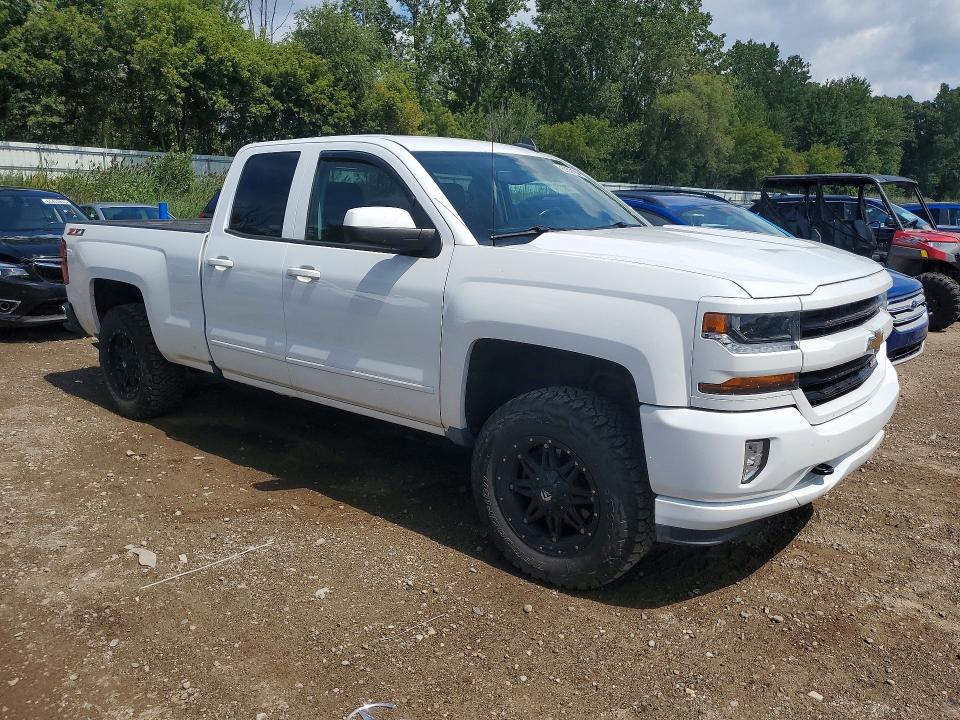 Photo 4 from auction – 2017 CHEVROLET SILVERADO with VIN 1GCVKREC4HZ252588