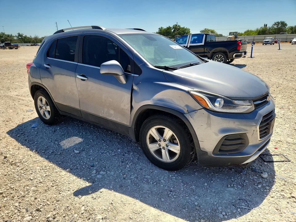 Photo 4 from auction – 2020 CHEVROLET TRAX with VIN 3GNCJLSB6LL330430