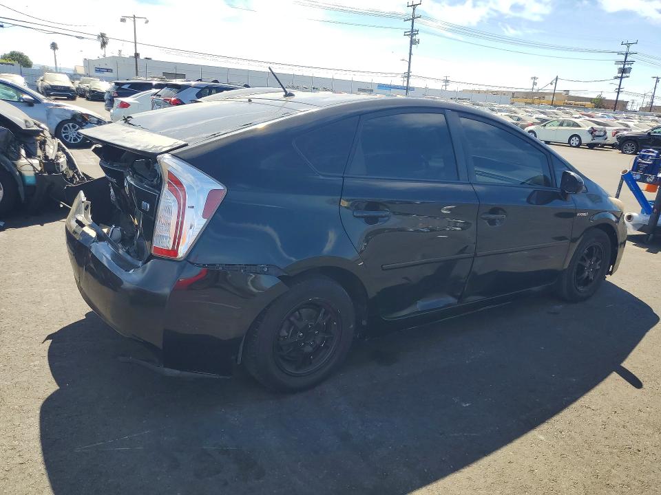 Photo 3 from auction – 2015 TOYOTA PRIUS with VIN JTDKN3DU3F0419249