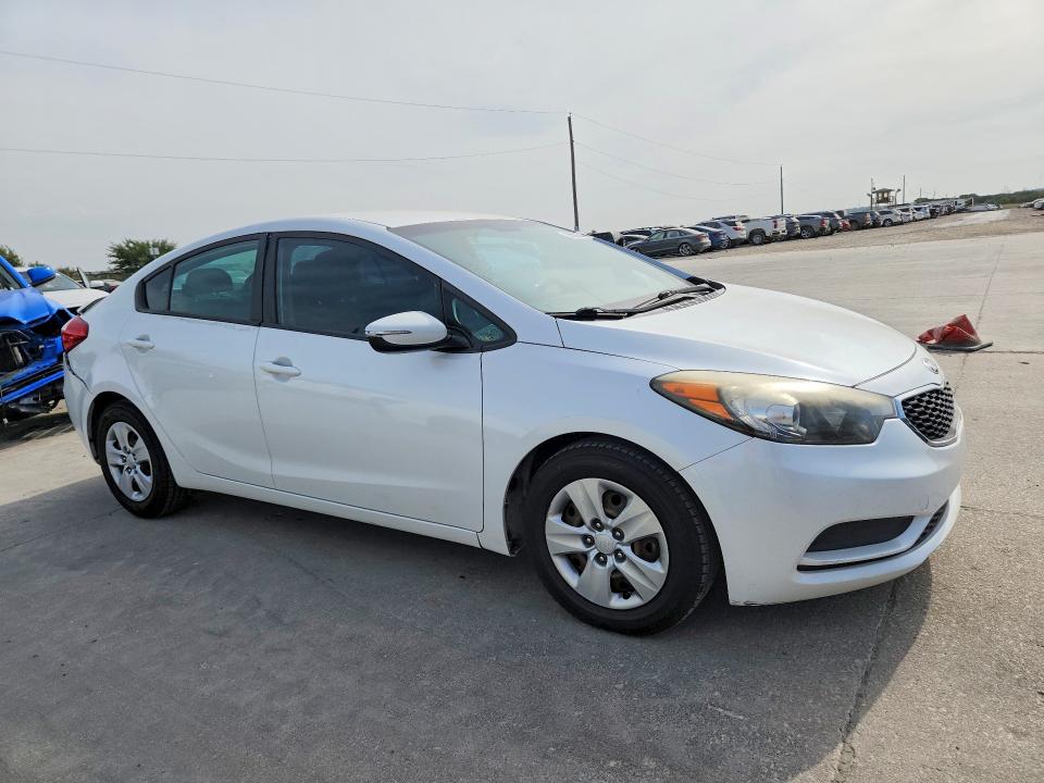 Photo 4 from auction – 2016 KIA FORTE LX with VIN KNAFX4A6XG5549439