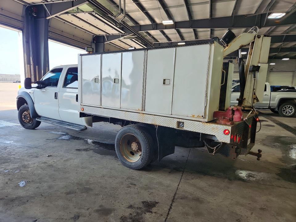 صورة رقم 2 من المزاد - 2002 FORD F550 مع VIN 1FDAW57S92ED68542