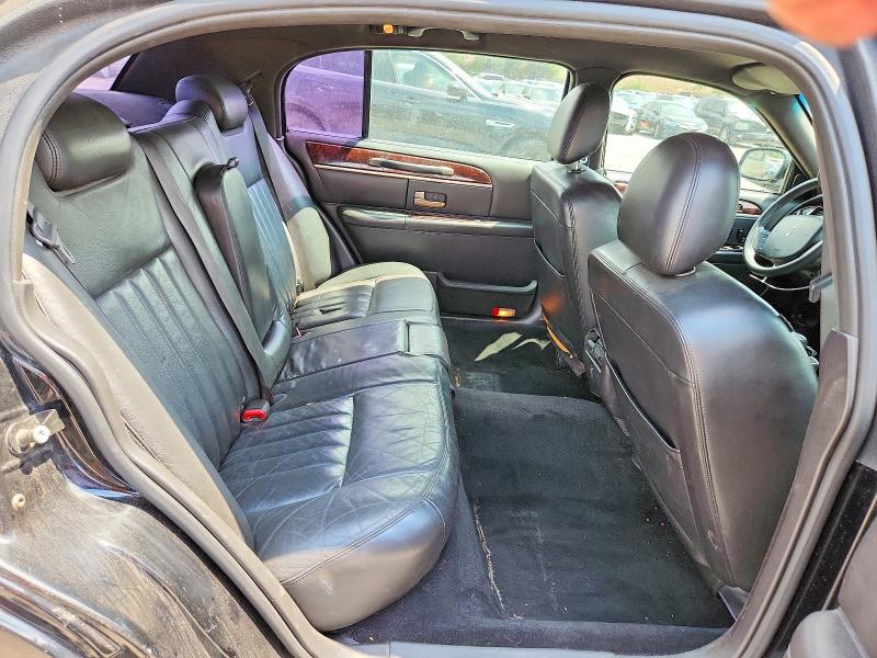 Photo 10 from auction – 2010 LINCOLN TOWN CAR with VIN 2LNBL8EV3AX752793