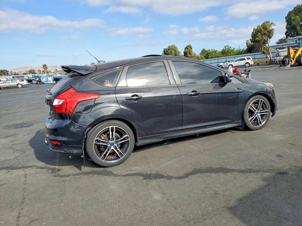Photo 3 from auction – 2013 FORD FOCUS with VIN 1FADP3L91DL254612
