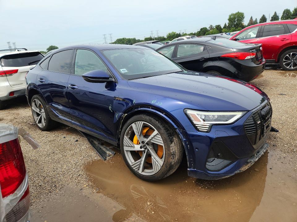Photo 4 from auction – 2022 AUDI E-TRON with VIN WA13AAGE2NB035937