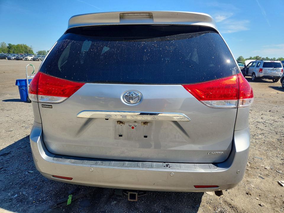 Photo 6 from auction – 2014 TOYOTA SIENNA with VIN 5TDYK3DC4ES467462