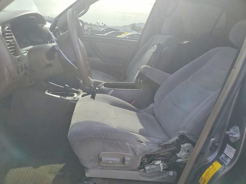 Photo 7 from auction – 2004 TOYOTA SEQUOIA with VIN 5TDBT48A94S218459