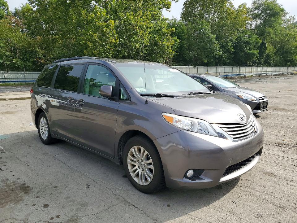 Photo 4 from auction – 2013 TOYOTA SIENNA with VIN 5TDYK3DC9DS379537