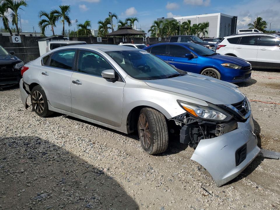 Photo 4 from auction – 2018 NISSAN ALTIMA with VIN 1N4AL3AP2JC176465