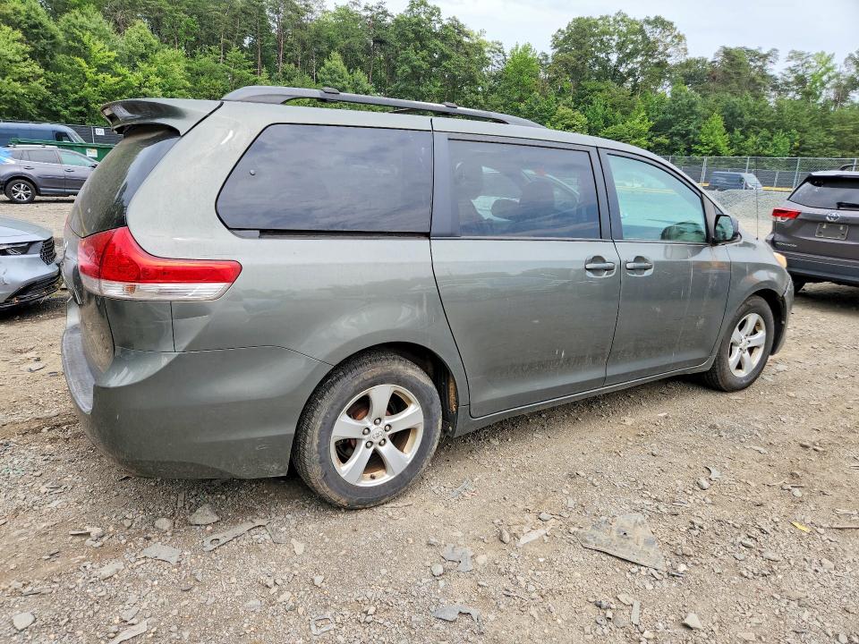 Photo 3 from auction – 2011 TOYOTA SIENNA with VIN 5TDKK3DC7BS023851