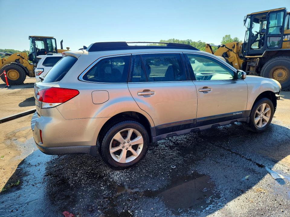 Photo 3 from auction – 2014 SUBARU OUTBACK with VIN 4S4BRBKC4E3246911