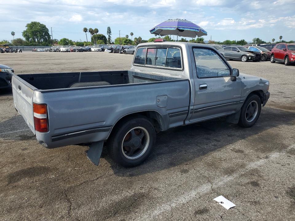 Photo 3 from auction – 1994 TOYOTA PICKUP with VIN 4TARN81A4RZ179176