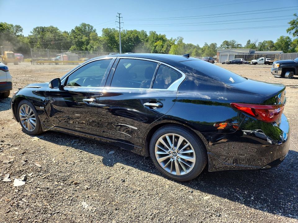 Photo 2 from auction – 2018 INFINITI Q50 with VIN JN1EV7AR5JM445277