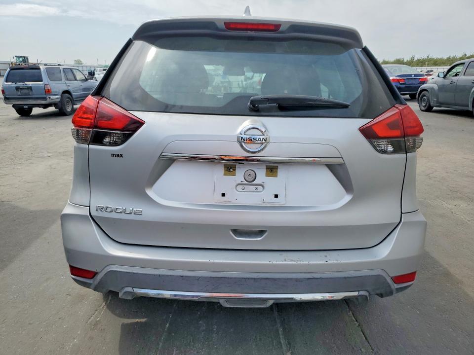 Photo 6 from auction – 2017 NISSAN ROGUE with VIN KNMAT2MT2HP569463