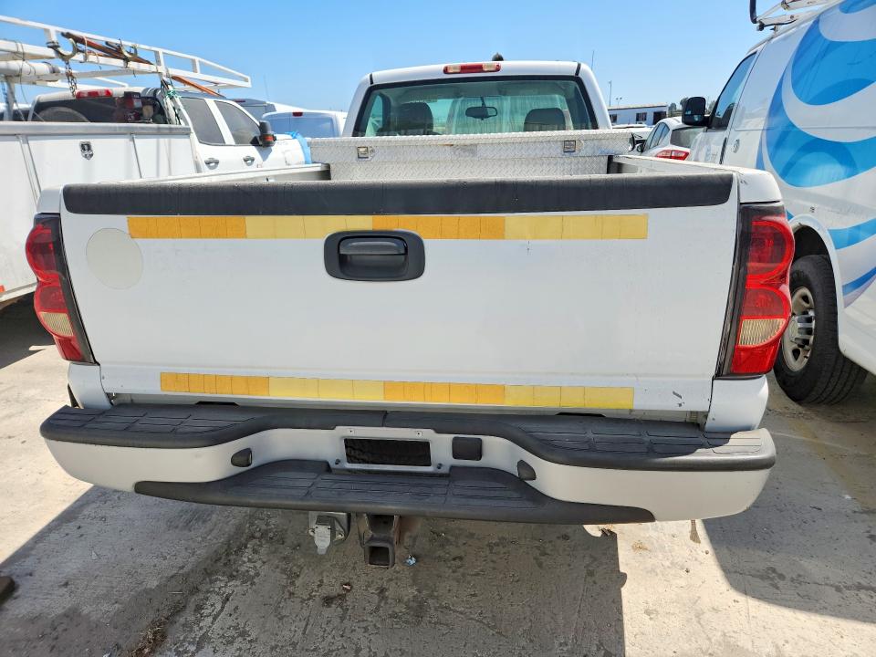 Photo 6 from auction – 2007 CHEVROLET SILVERADO with VIN 1GCEC14V07Z112165