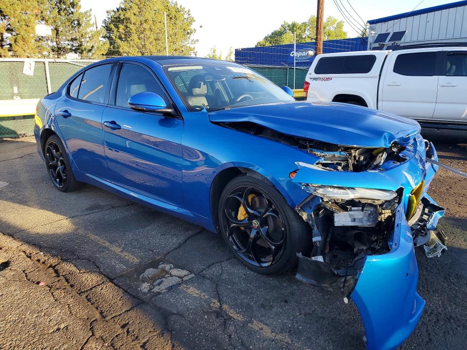 Photo 4 from auction – 2018 ALFA ROMEO GIULIA with VIN ZARFAEEN1J7577661