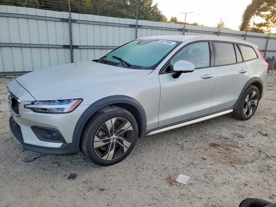 2021 VOLVO V60 CROSS COUNTRY - Търг №66415966