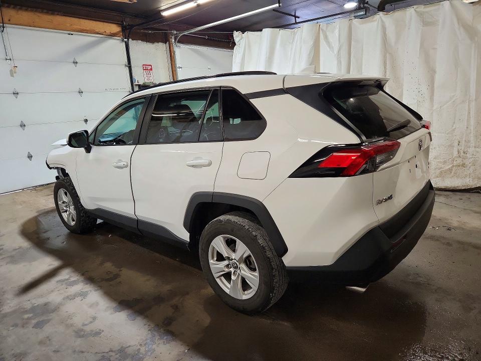 Photo 2 from auction – 2021 TOYOTA RAV4 with VIN 2T3P1RFV1MC247260