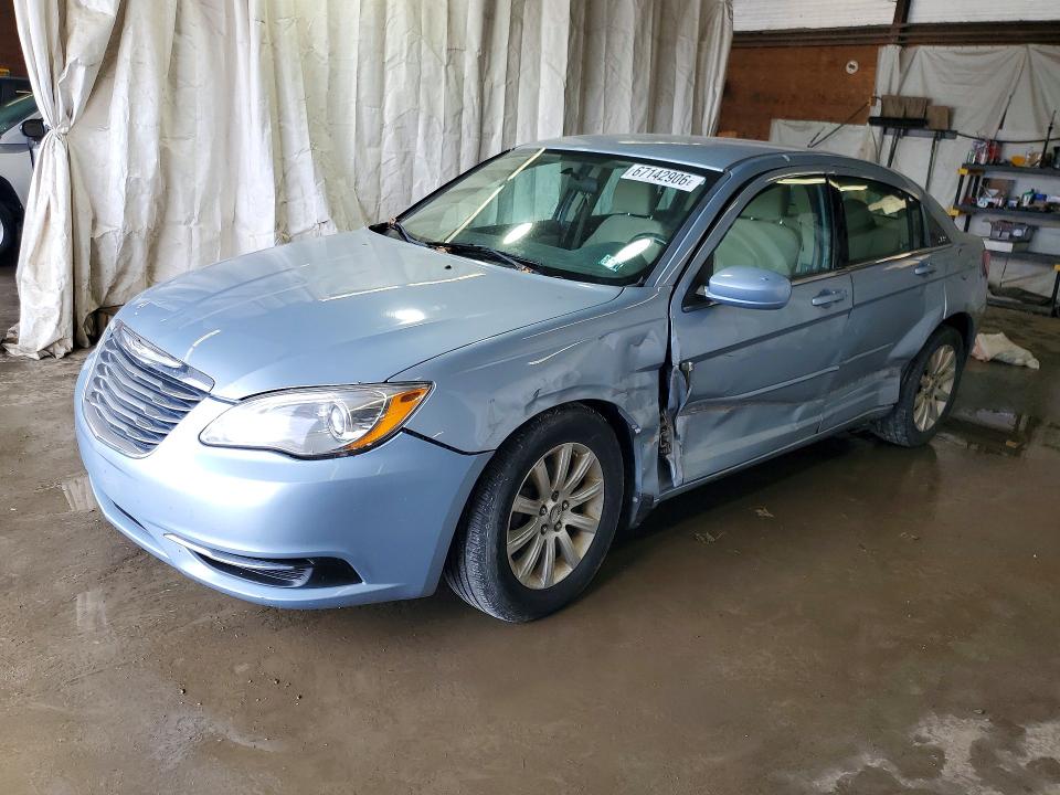 CHRYSLER 200 2012 with VIN 1C3CCBBB2CN190832 - Photo from auction