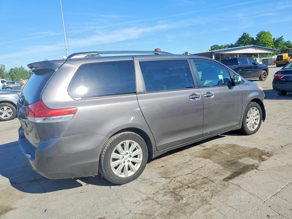 Photo 3 from auction – 2012 TOYOTA SIENNA with VIN 5TDDK3DC9CS032268