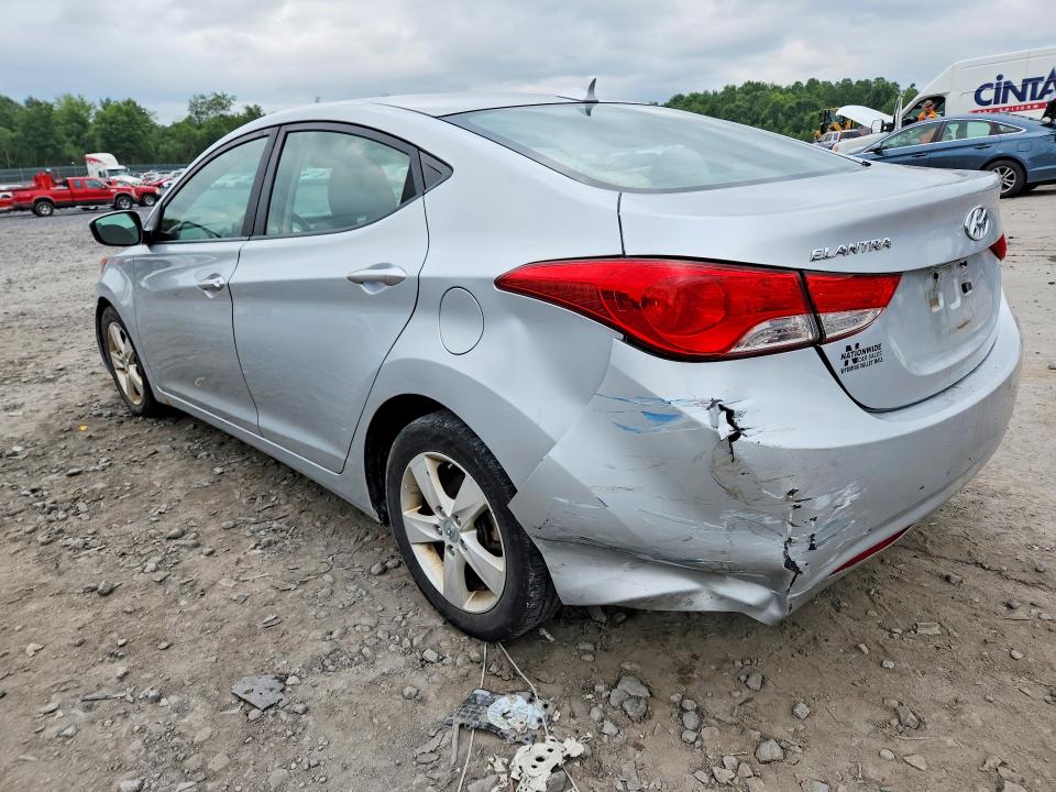 Photo 2 from auction – 2011 HYUNDAI ELANTRA with VIN 5NPDH4AE8BH007280