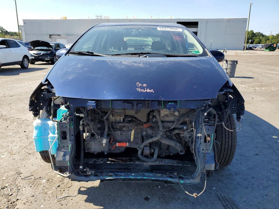 Photo 5 from auction – 2013 TOYOTA PRIUS with VIN JTDKN3DU5D1697447