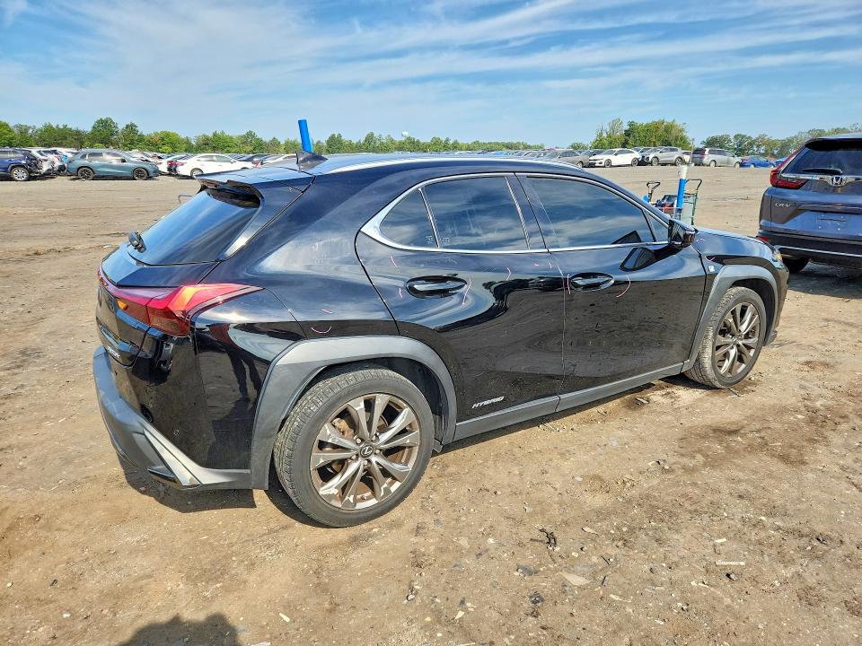 Foto 3 de la subasta – 2019 LEXUS UX con VIN JTHU9JBH5K2014028