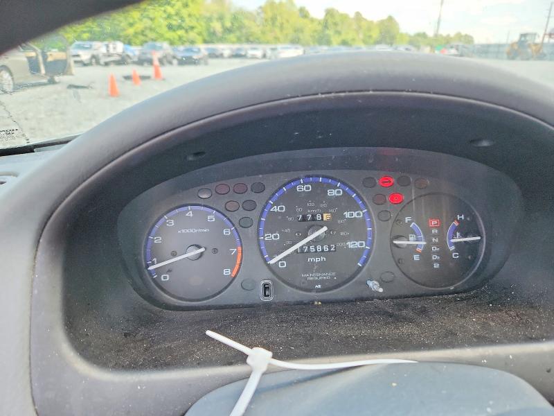 Photo 9 from auction – 2000 HONDA CIVIC with VIN 2HGEJ6678YH601370