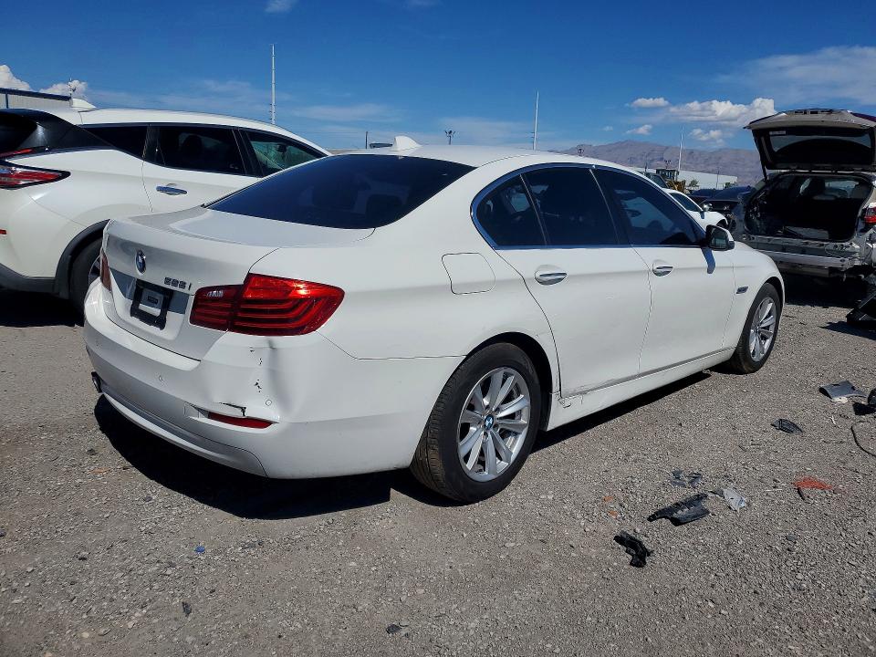 Photo 3 from auction – 2016 BMW 528 with VIN WBA5A5C56GG350058