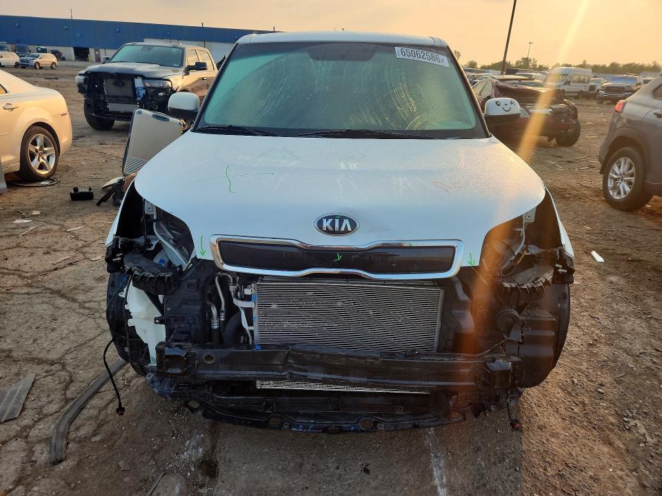 Photo 5 from auction – 2016 KIA SOUL with VIN KNDJP3A56G7387408