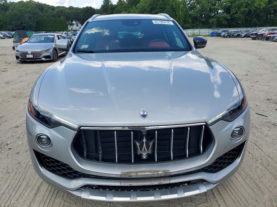 Снимка 5 от търг – 2017 MASERATI LEVANTE с VIN ZN661XUS9HX220296