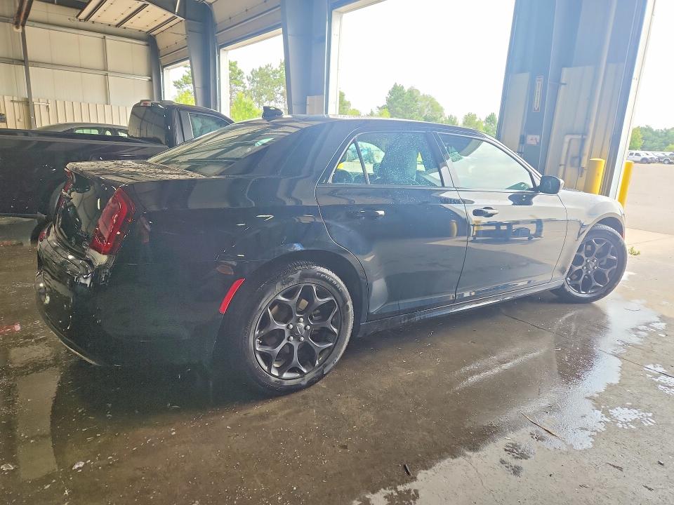 Photo 3 from auction – 2022 CHRYSLER 300 with VIN 2C3CCASG6NH203969