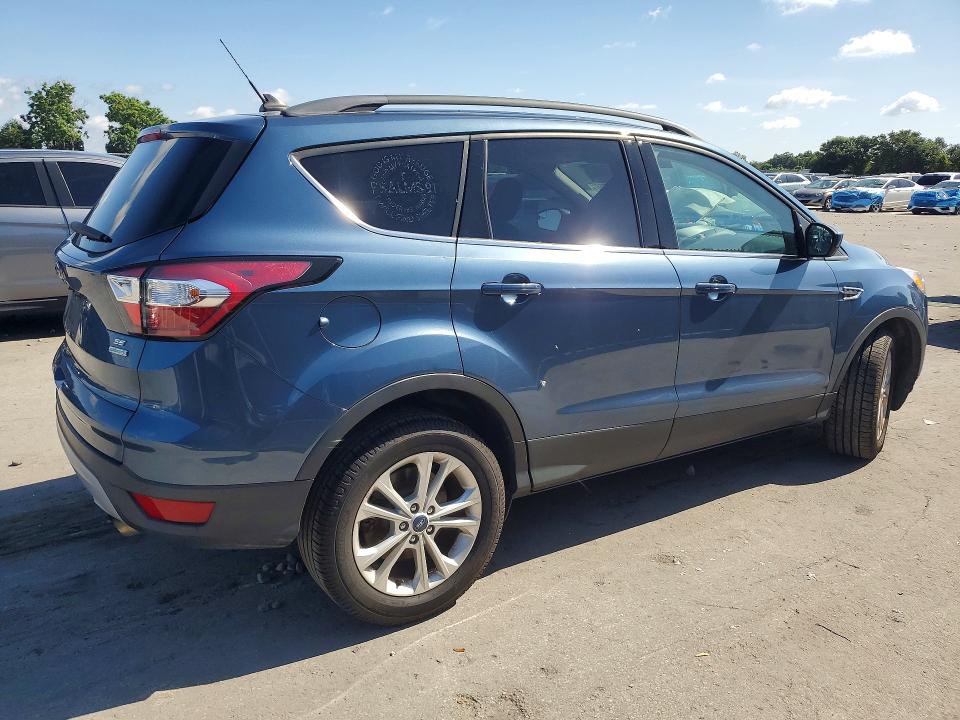 Photo 3 from auction – 2018 FORD ESCAPE with VIN 1FMCU0GD0JUC67171