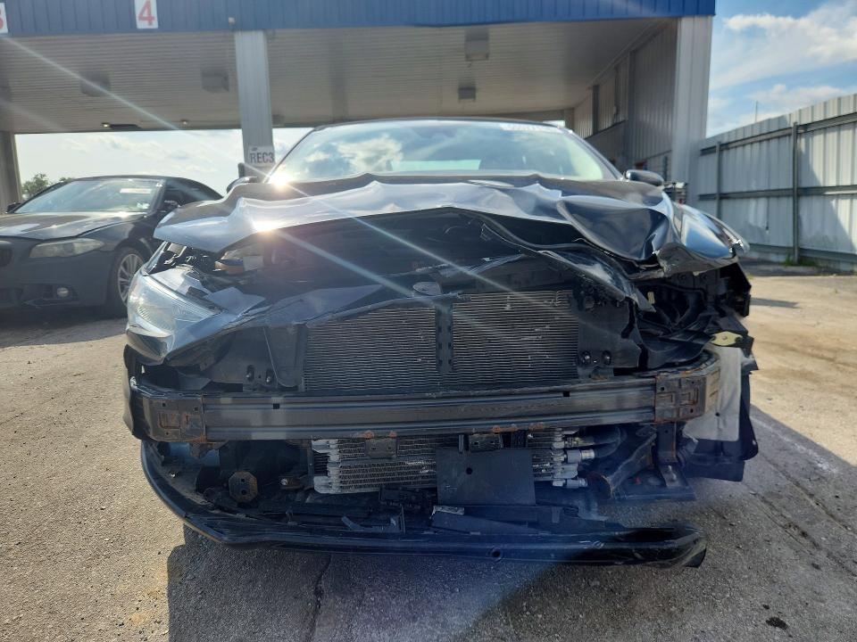 Photo 5 from auction – 2018 FORD FUSION with VIN 3FA6P0LU3JR147795