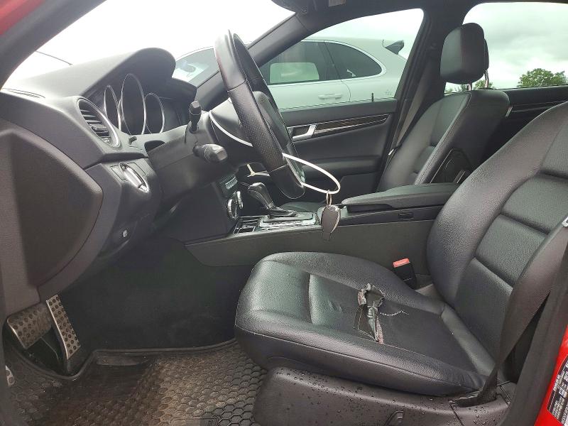 Photo 7 from auction – 2012 MERCEDES-BENZ C with VIN WDDGF8FB7CA689754