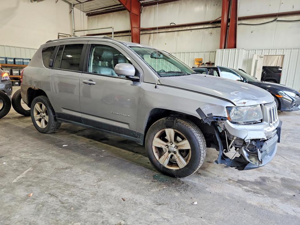Photo 4 from auction – 2017 JEEP COMPASS with VIN 1C4NJDEB1HD106983