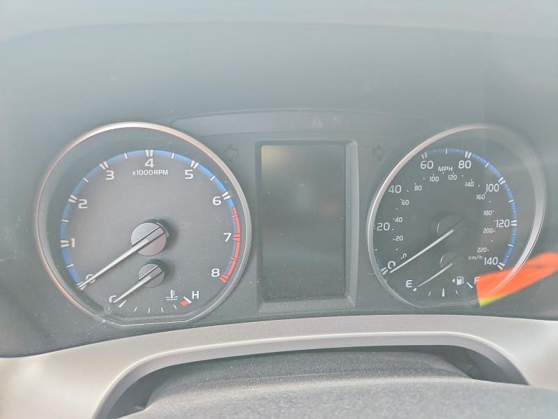 Photo 9 from auction – 2018 TOYOTA RAV4 with VIN JTMWFREV5JD124342