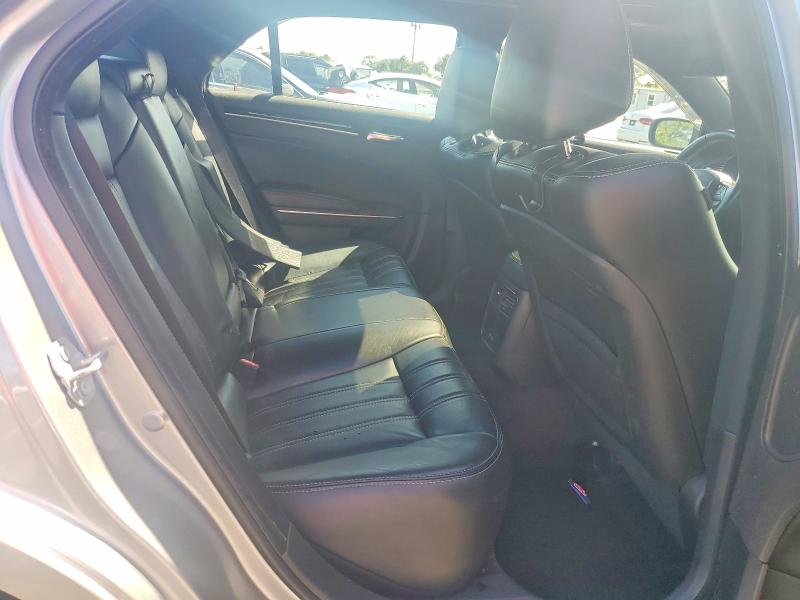 Photo 10 from auction – 2018 CHRYSLER 300 with VIN 2C3CCABG4JH266661