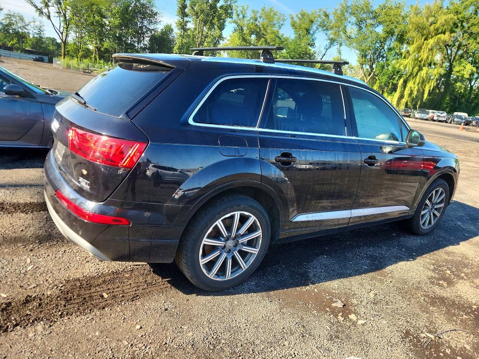 Photo 3 from auction – 2017 AUDI Q7 with VIN WA1LAAF76HD016691